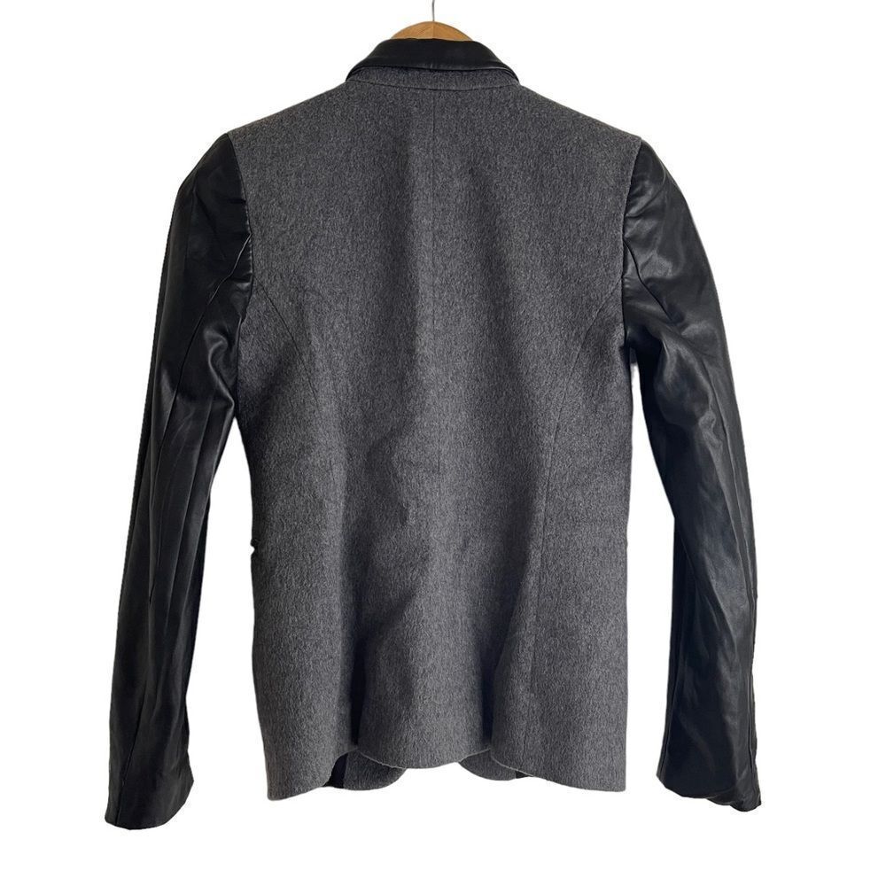Babaton Charcoal Grey Wool Blazer with Black Faux Leather Sleeves Size 0 - Picture 4 of 8